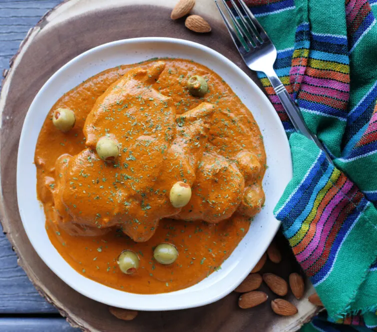 Pollo en Salsa de Guajillo y Almendras - My Latina Table