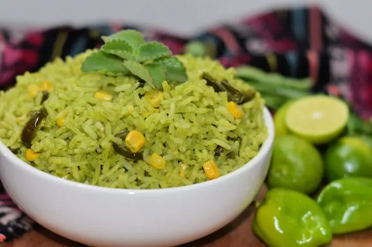 Arroz Verde Recipe (Mexican Green Rice with Poblano Peppers)
